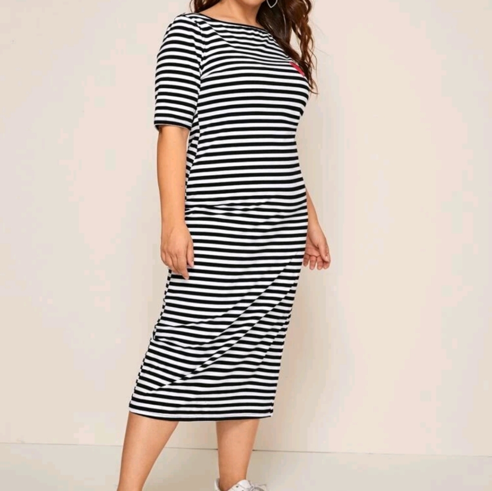 NWT BOAT NECK HEART PRINT DRESS